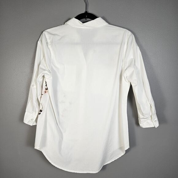 Gloria Vanderbilt Shirt Embroidered Flowers Light Weight Cotton Button Down Sz S - Picture 2 of 8